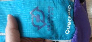Mochilas verdes y moradas