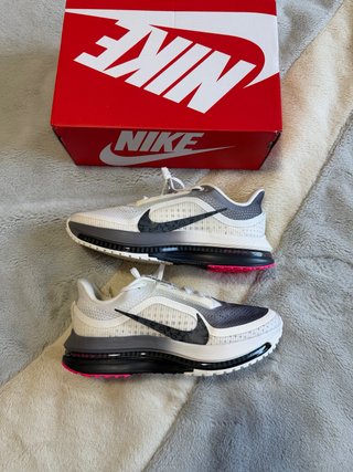 Nike Pegasus Premium Year of the Horse 43
