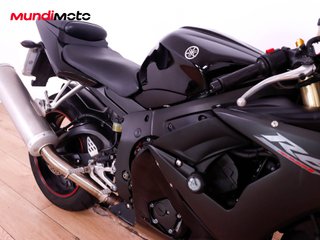 YAMAHA YZF R6