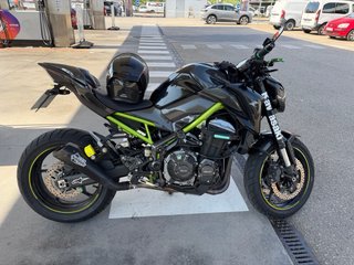 Kawasaki Z900 Negra y Verde