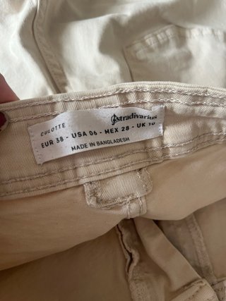 Pantalones anchos beige talla 38 Stradivarius