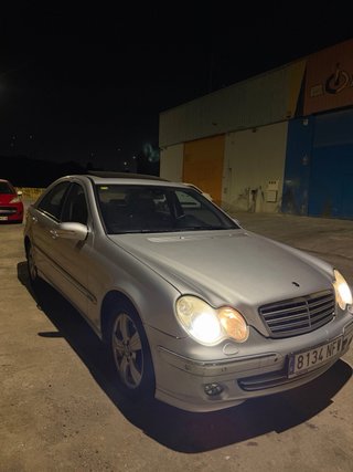 Mercedes-Benz 220 Cdi 2006 (diesel/manual)