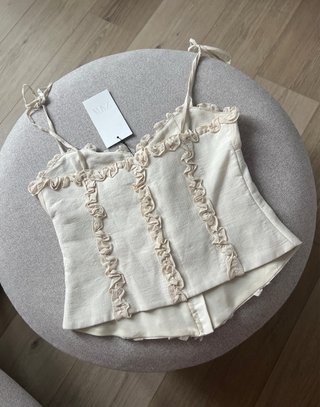 Top corsetero volantes viscosa Zara Talla Xs y S