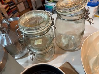 Set de cocina: colador, taza, botes, bols ... ecc