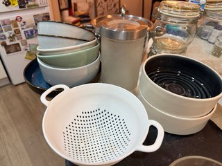 Set de cocina: colador, taza, botes, bols ... ecc