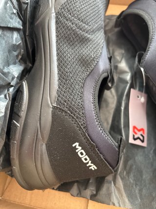 Zapatos de seguridad Modyf negros