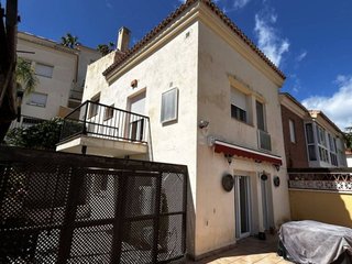 Casa adosada en venta en Velilla-Taramay en Almuñécar
