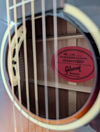 Guitarra Gibson J-45 Electroacústica
