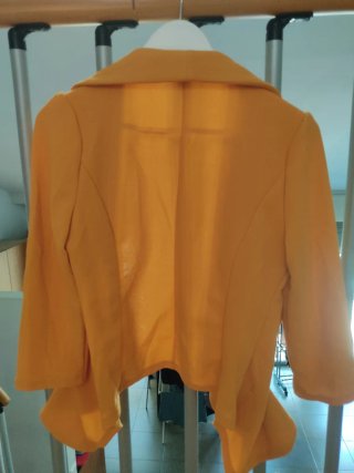 Americana mujer color mostaza