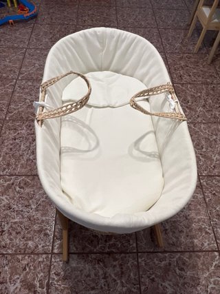 Moisés mimbre con soporte madera