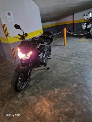 Kawasaki Z750 Negra Naked