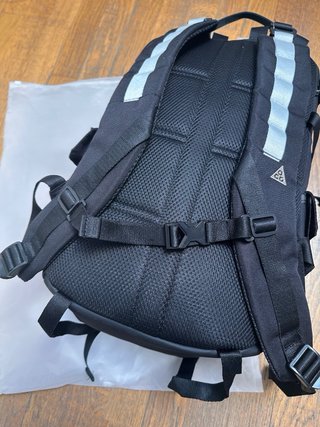 Mochila Nike ACG Negra y Gris 25L