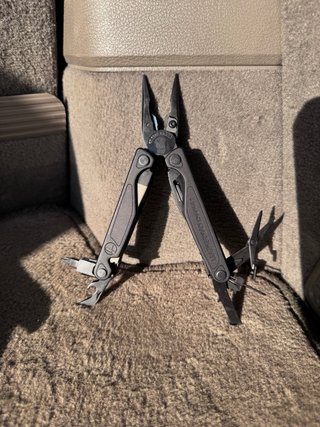 Leatherman Charge Plus + Accesorios