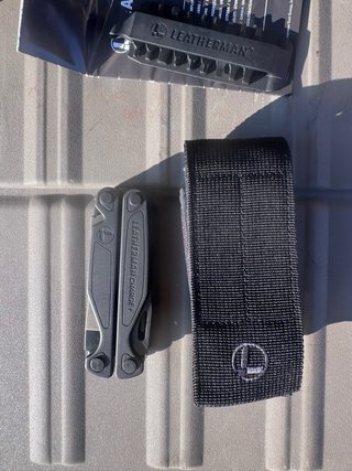 Leatherman Charge Plus + Accesorios