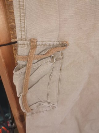 Pantalón cargo H&M Divided beige