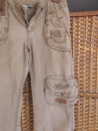 Pantalón cargo H&M Divided beige
