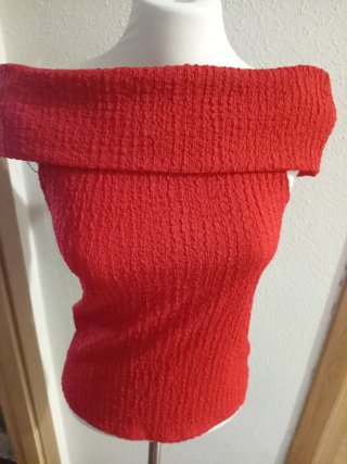 Camiseta roja escotada