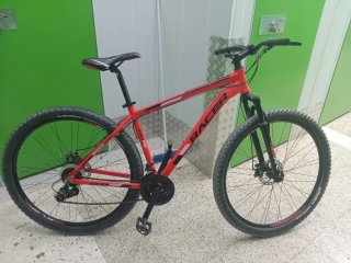 Bicicleta de Montaña Roja