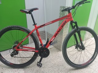Bicicleta de Montaña Roja