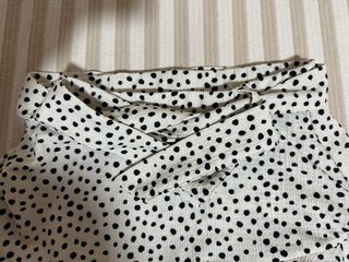 Falda corta lunares beige y negro