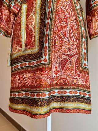 Vestido-Tunica Zara Estampado Paisley Burdeos
