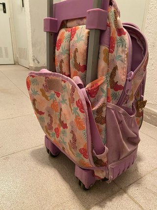 Mochila con ruedas y diseño