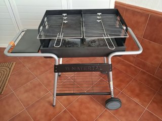 Barbacoa Naterial Negra y Plateada