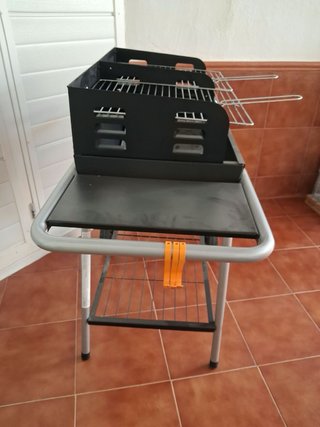 Barbacoa Naterial Negra y Plateada