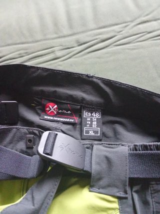 Dos pantalones cortos Xtreme