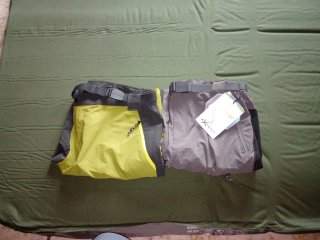 Dos pantalones cortos Xtreme