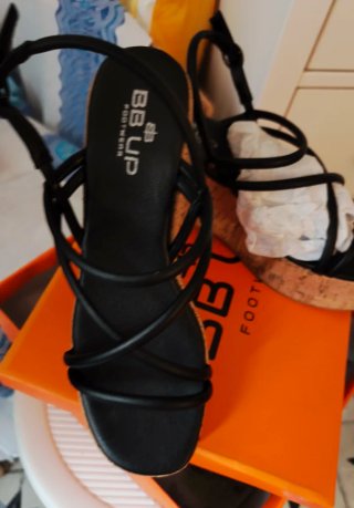 Sandalias BB UP FOOTWEAR Negras