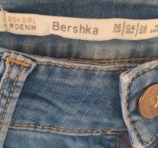 Pantalón vaquero desgastado