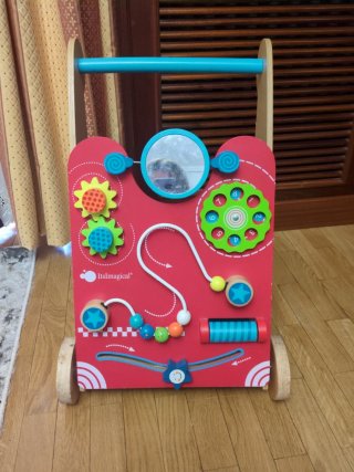 Andador de madera para bebés