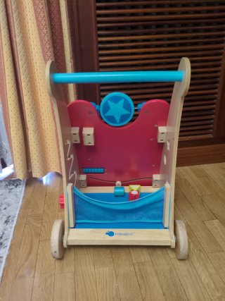 Andador de madera para bebés