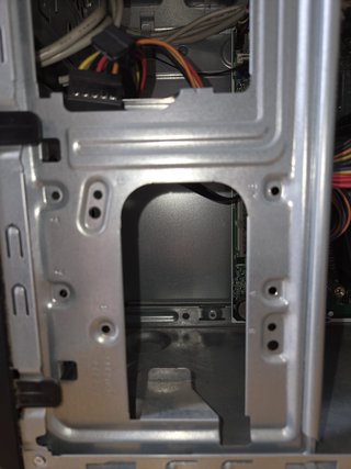 HP Pavilion i3 6GB RAM NVIDIA sin disco