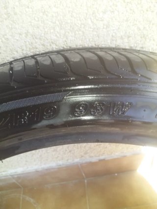 Rueda de coche nueva