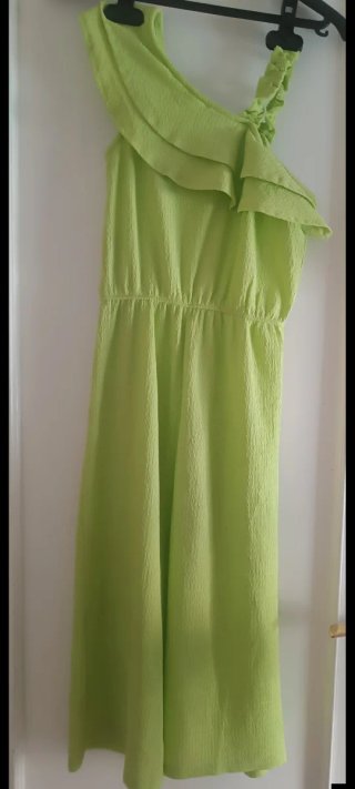 Mono Primark verde lima volante 9-10 años