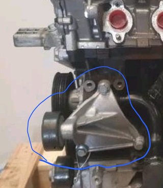 Soporte rodillo correa auxiliar motor