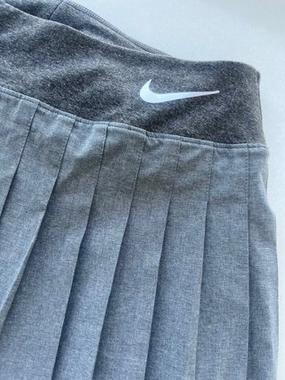 Falda Plisada Nike Gris Talla S