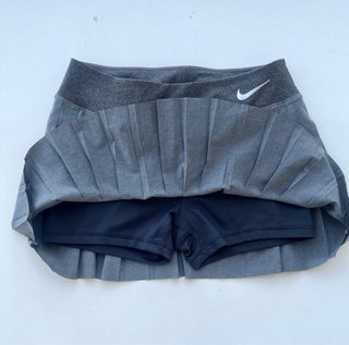 Falda Plisada Nike Gris Talla S