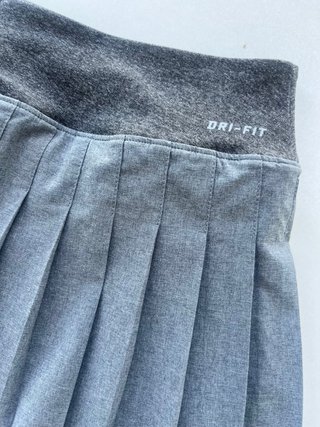 Falda Plisada Nike Gris Talla S