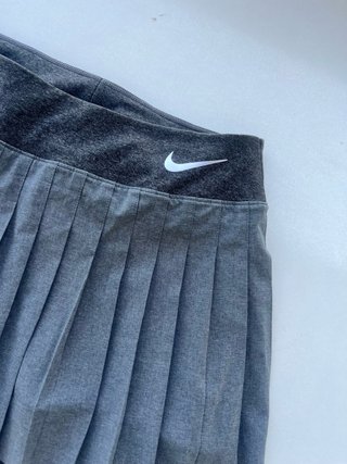 Falda Plisada Nike Gris Talla S