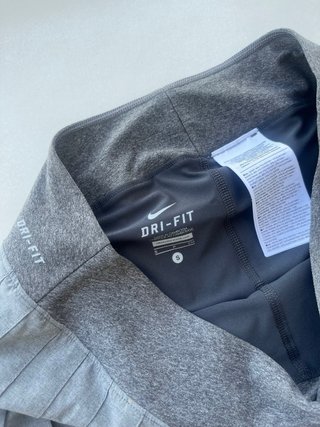 Falda Plisada Nike Gris Talla S