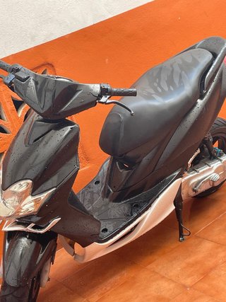 Plásticos y ContaKm para moto (Precio algo Negocia