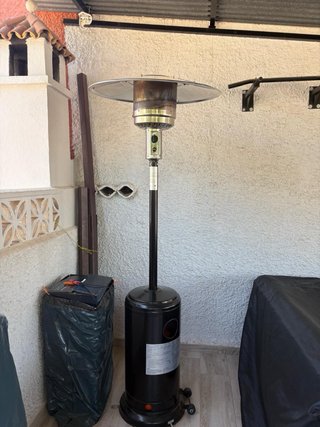 Estufa de gas negra
