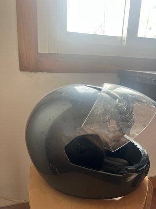 Casco de moto integral gris