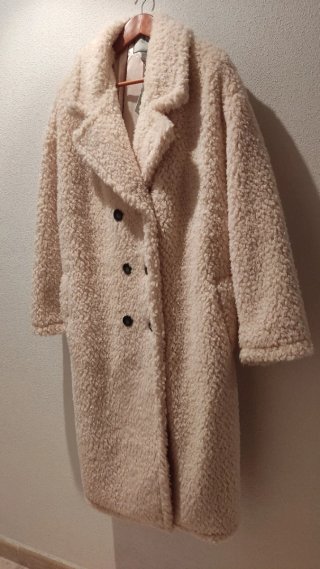 Urban Code abrigo largo crema faux fur