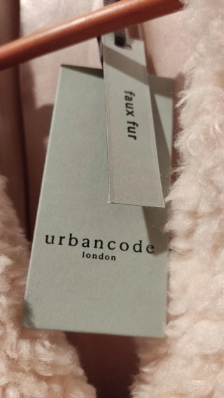 Urban Code abrigo largo crema faux fur