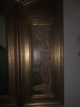 Tríptico religioso antiguo