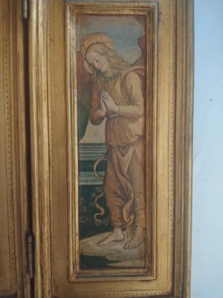 Tríptico religioso antiguo